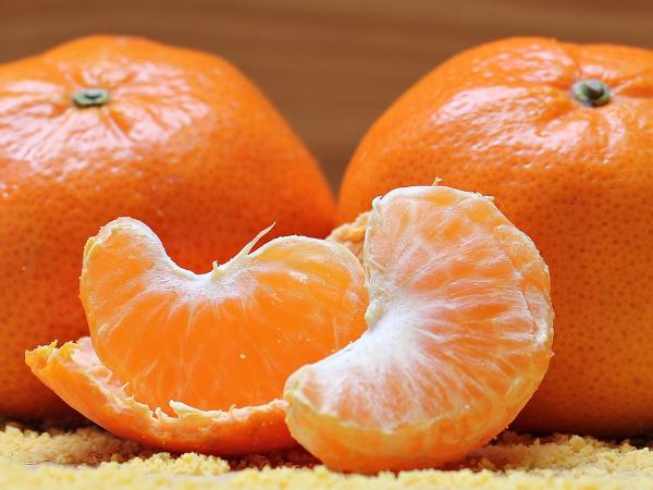 Kaj se zgodi, če pojeste več kot 7 mandarin na dan?